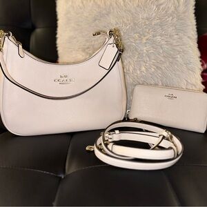 Coach purse and wallet